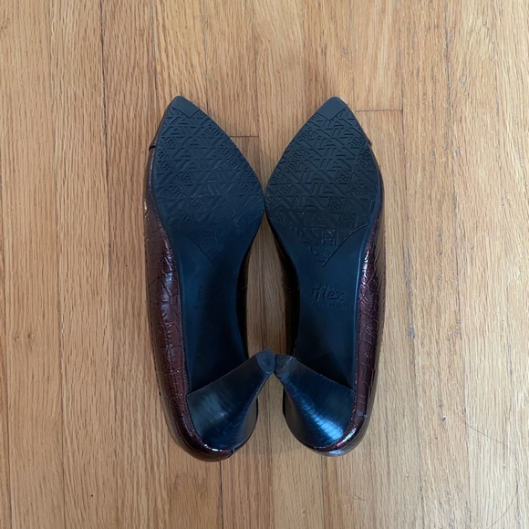 Anne Klein iflex Burgundy 3” Dress Heel.  Size 7.5 - Picture 6 of 11